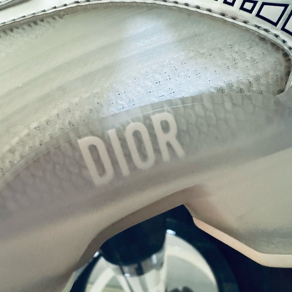 Christian Dior Vibe Authentic white sneakers size 8 or EU size 38.5 - Picture 2 of 7